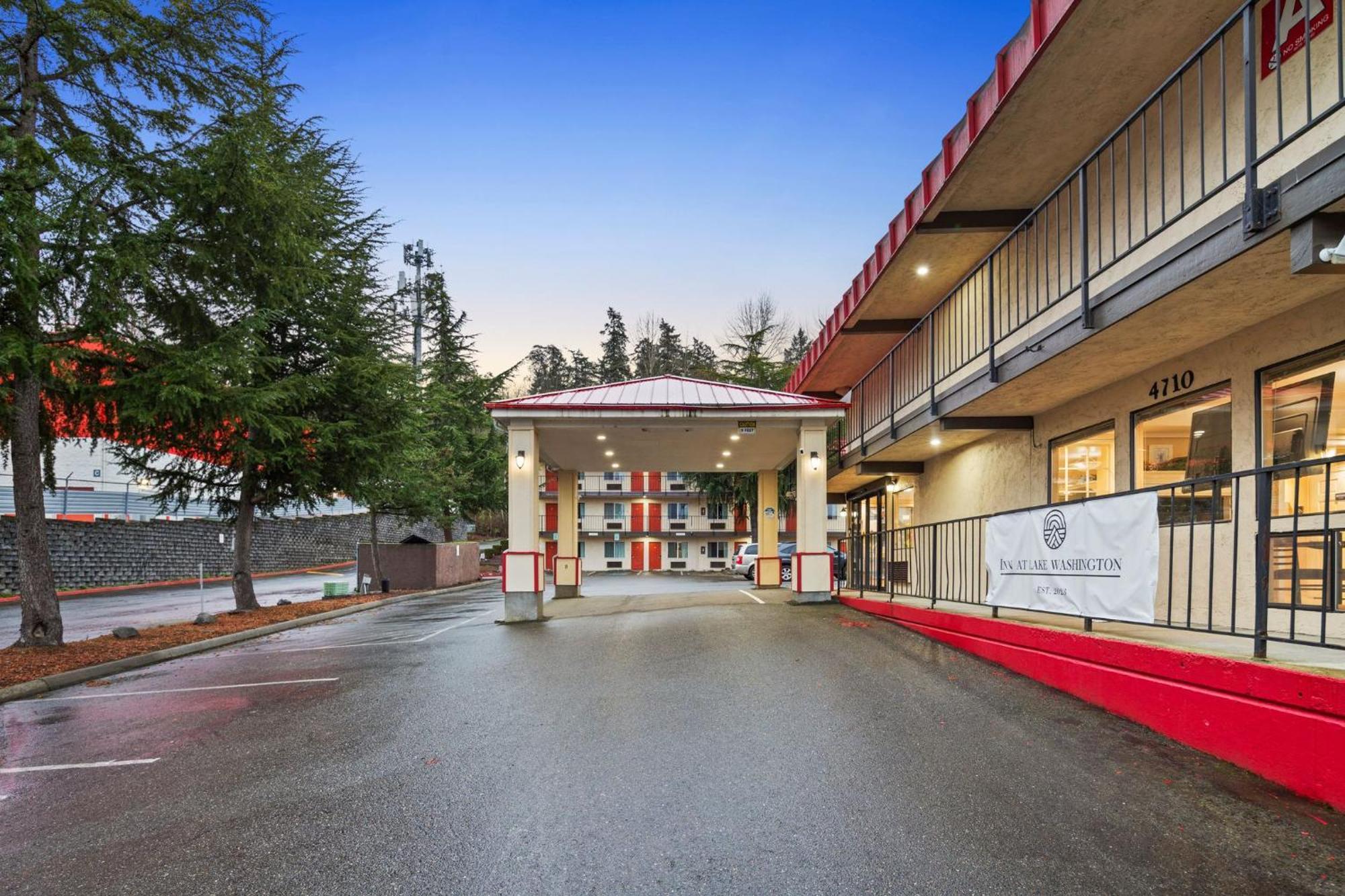 Inn At Lake Washington By Oyo I-405 Renton Exterior photo