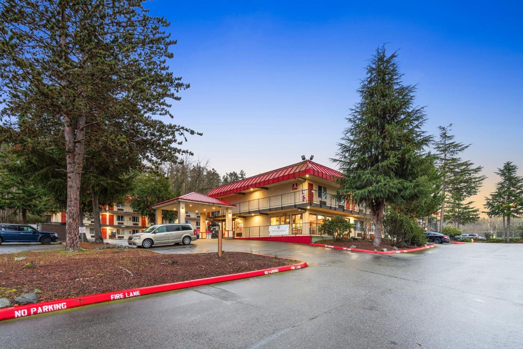 Inn At Lake Washington By Oyo I-405 Renton Exterior photo