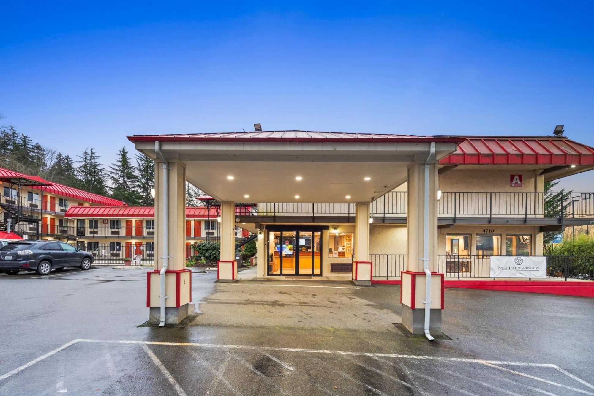 Inn At Lake Washington By Oyo I-405 Renton Exterior photo